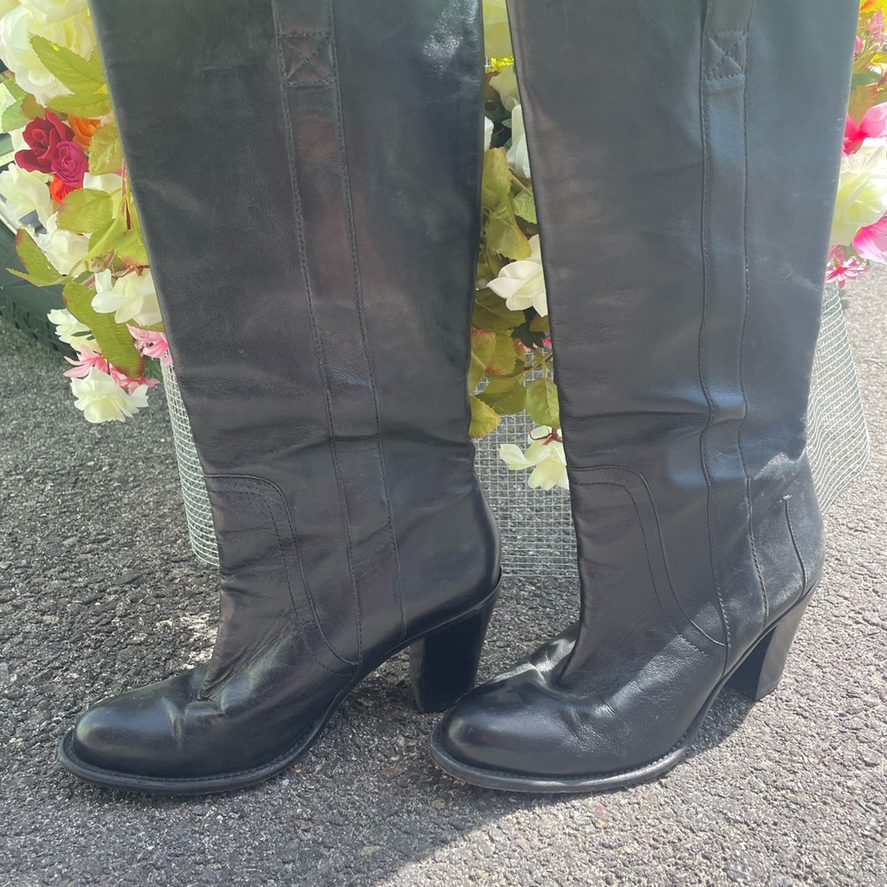 Elegant Black Leather Knee-High Boots